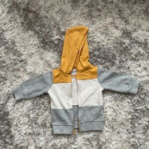 `Sale’Gray and Mustard Colorblock Hoodie